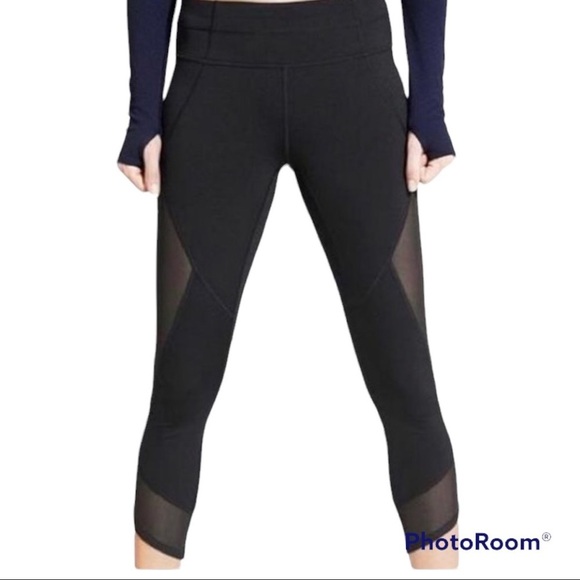 Athleta Black Aura Sonar Capri Leggings - Picture 1 of 11